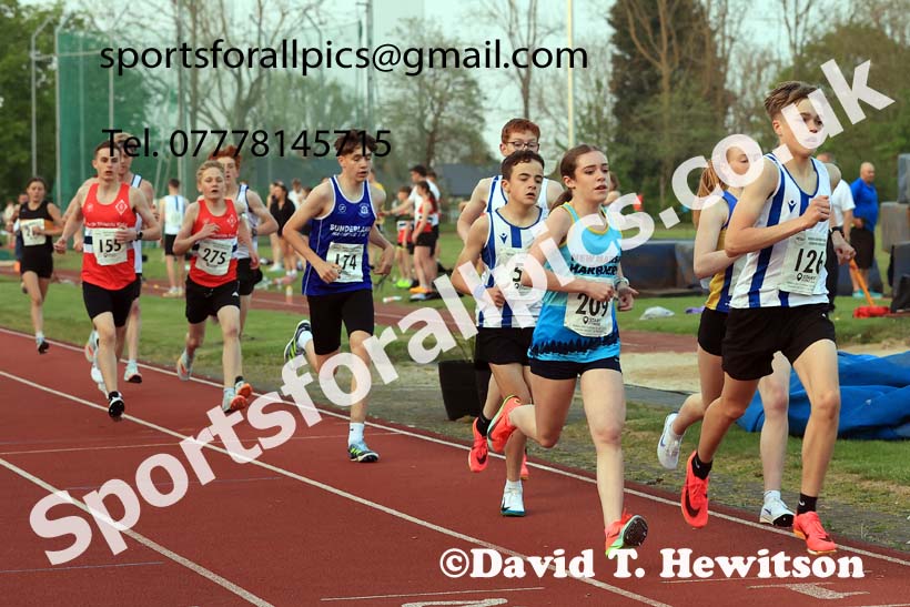 The 1500 metres, 2025 NEGP No. 1, Monkton Stadium, Jarrow. Photo: David T. Hewitson/Sports for All Pics